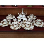 30+ PIECE ROYAL ALBERT COUNTRY ROSE TEA SET