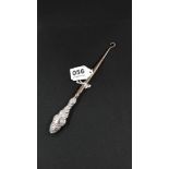 ANTIQUE SMALL SILVER HANDLED BUTTON HOOK CHESTER 1900