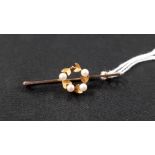 9 CARAT GOLD PEARL SET BROOCH