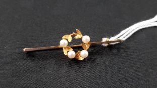 9 CARAT GOLD PEARL SET BROOCH