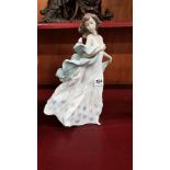 LARGE LLADRO FIGURE