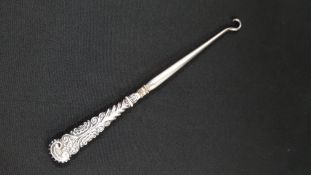 ANTIQUE SILVER BUTTON HOOK