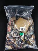 BAG OF COSTUME JEWELLERY TO INCLUDE SILVER & GOLD
