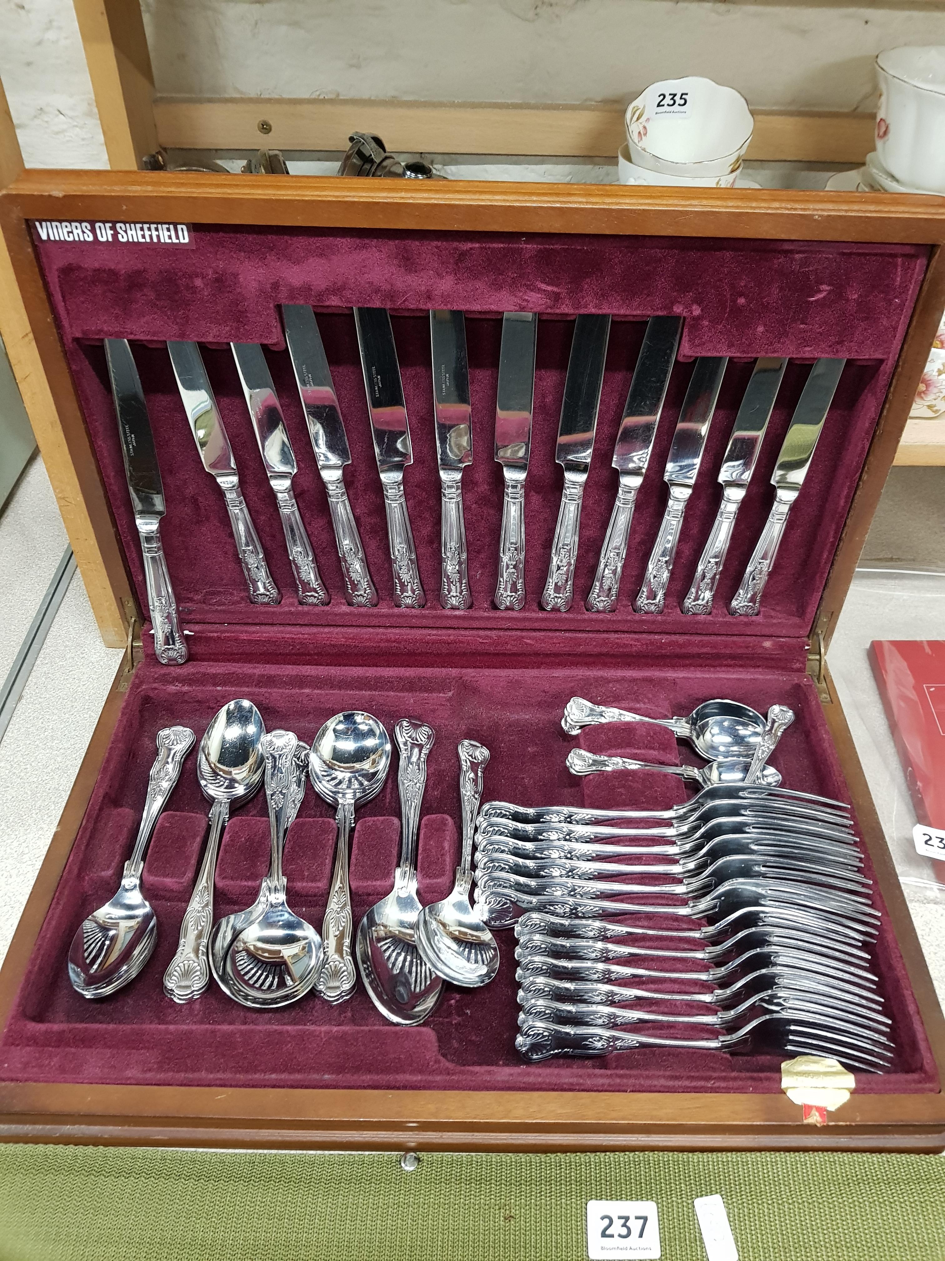 CANTEEN OF CUTLERY