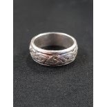 SILVER GENTS CELTIC DESIGN WEDDING RING