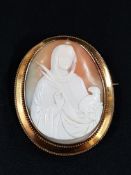 OUTER GOLD MOUNTED ANTIQUE CAMEO