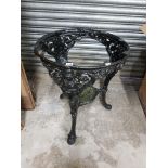 CAST IRON TABLE (NO TOP)