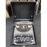 VINTAGE TYPEWRITER