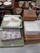 QUANTITY OF OLD LINEN AND PRESENTATION BOXES