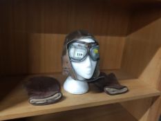 VINTAGE PILOTS/DISPATCH RIDERS GLOVES, HELMET AND GOGGLES