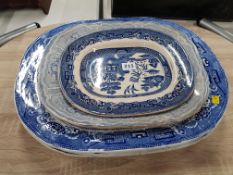 QUANTITY OF BLUE AND WHITE PLATTERS