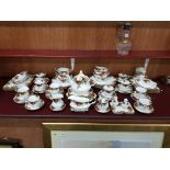 LARGE QUANTITY ROYAL ALBERT COUNTRY ROSE DINNERWARE