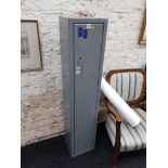 GUN SAFE WITH KEY