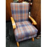 CHILDRENS PARKER KNOLL ROCKING CHAIR