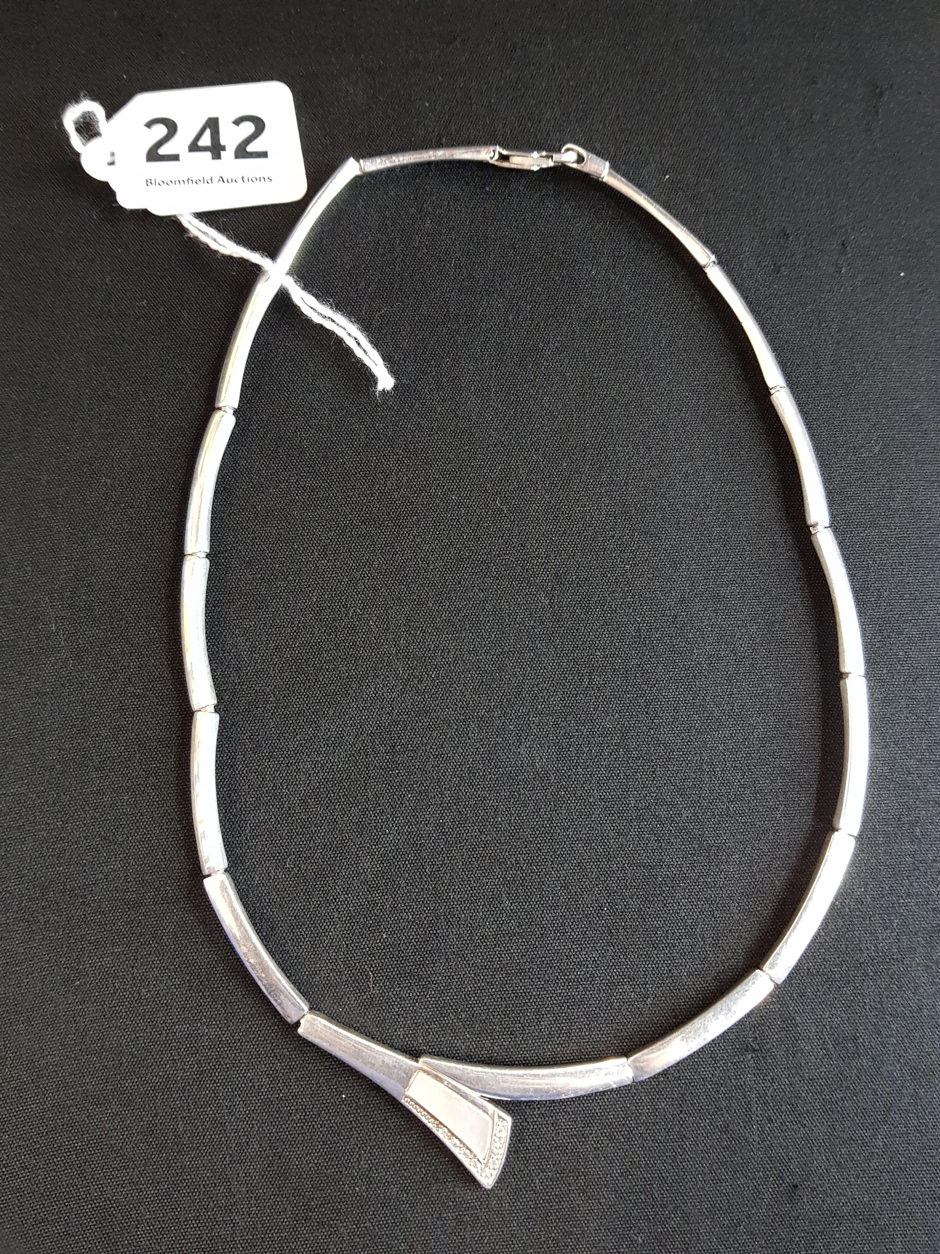 SILVER AND MOTHER OF PEARL NECKLACE COLLAR