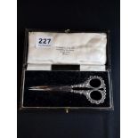 CASED SET OF SILVER MOUNTED LOL SCISSORS 1938