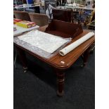 VICTORIAN MAHOGANY DINING TABLE