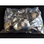 BAG OF MIXED SPOONS