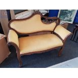 ANTIQUE STYLE COUCH