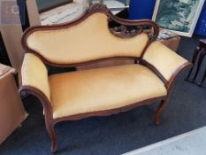 ANTIQUE STYLE COUCH