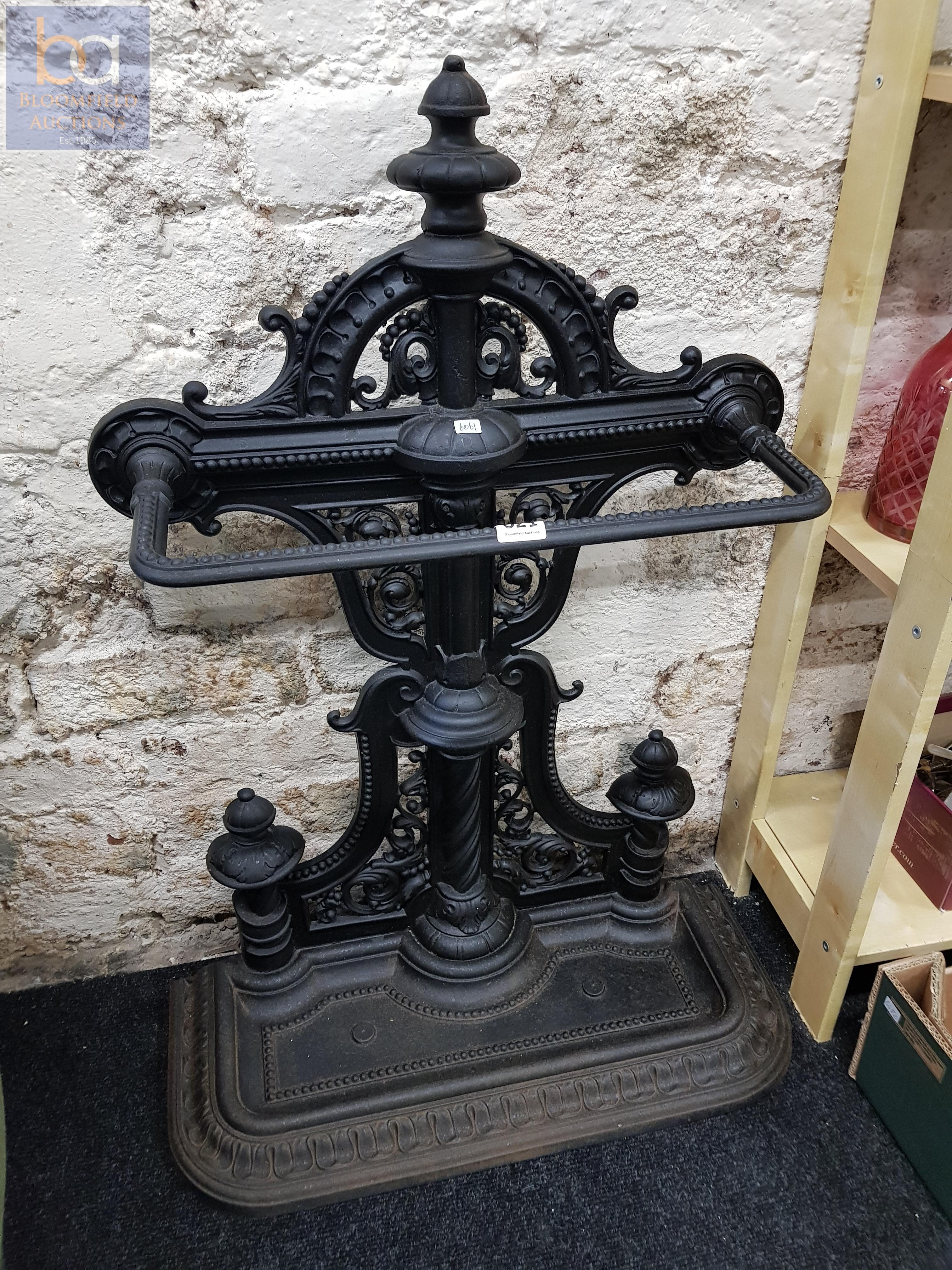 CAST IRON STICK STAND