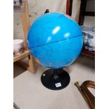 WORLD GLOBE