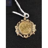 22 carat gold half sovereign in 9 carat gold mount Edward V 1902