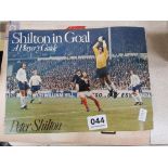 PETER SHILTON BOOK IN GOAL 1976 & THE DA VINCI CODE BOOK