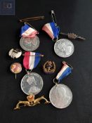 BAG OF COMMEMORATIVE MEDALS AND BADGES AND SWEETHEART BROOCHES