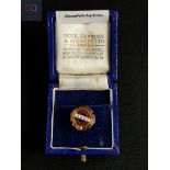 9 CARAT GOLD & DIAMOND LAPEL PIN FOR ESSO LONG SERVICE CIRCA 3.35 GRAMS