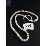 PEARL NECKLACE WITH 14 CARAT GOLD CLASP