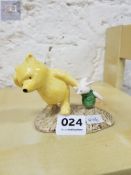 ROYAL DOULTON FIGURE WINNIE THE POOH AND PIGLET (THE WINDY DAY)