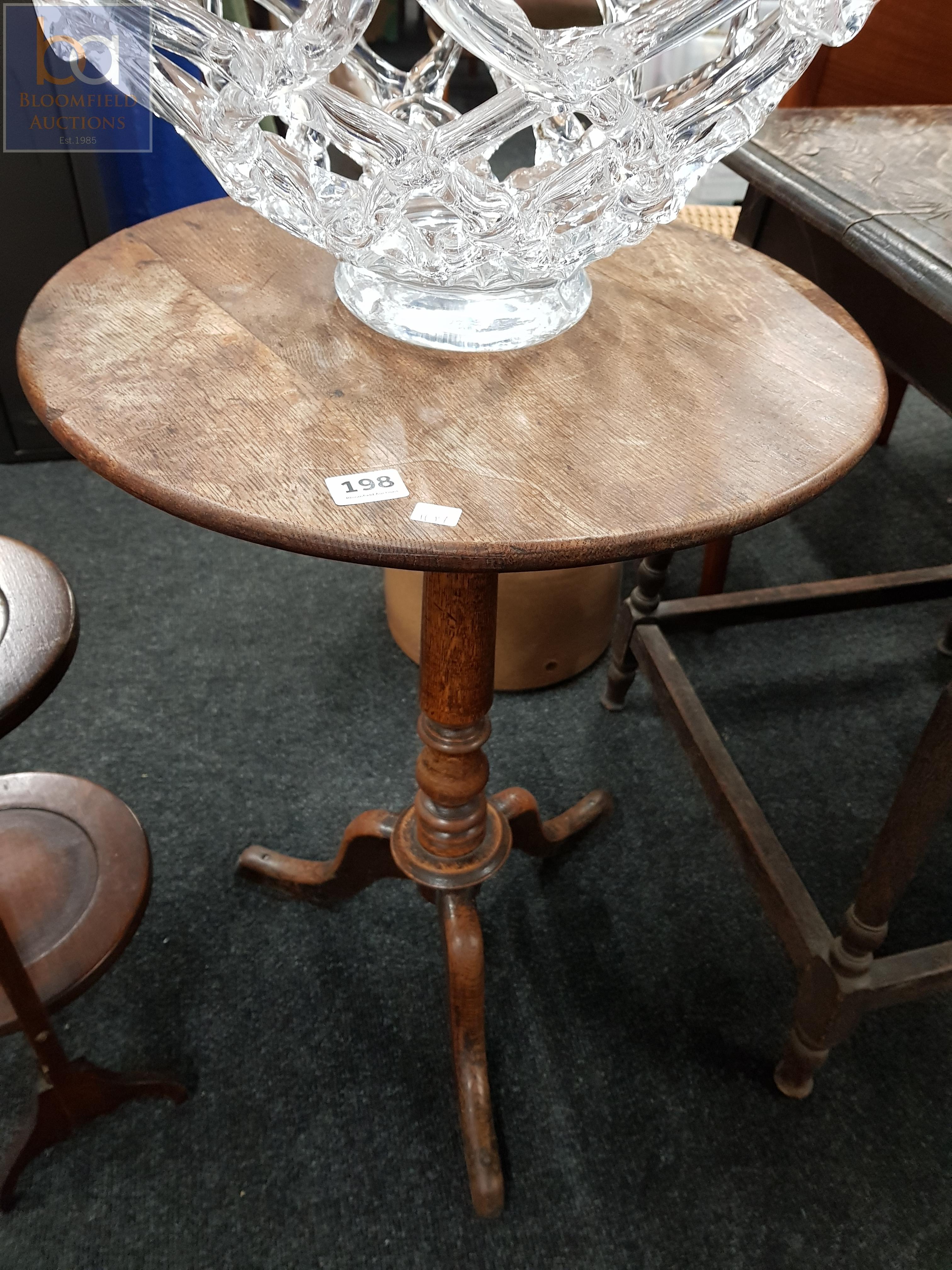 SMALL CARVED OAK PEDESTAL TABLE