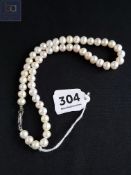 PEARL NECKLACE WITH SILVER CLASP
