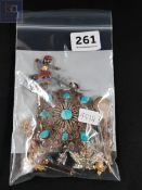 SELECTION OF BROOCHES TO INCLUDE SILVER, TURQUOISE, JADE AND OPAL