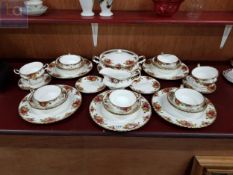 COLLECTION OF ROYAL ALBERT COUNTRY ROSE