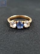 18 CARAT GOLD BLUE AND WHITE SAPPHIRE DRESS RING