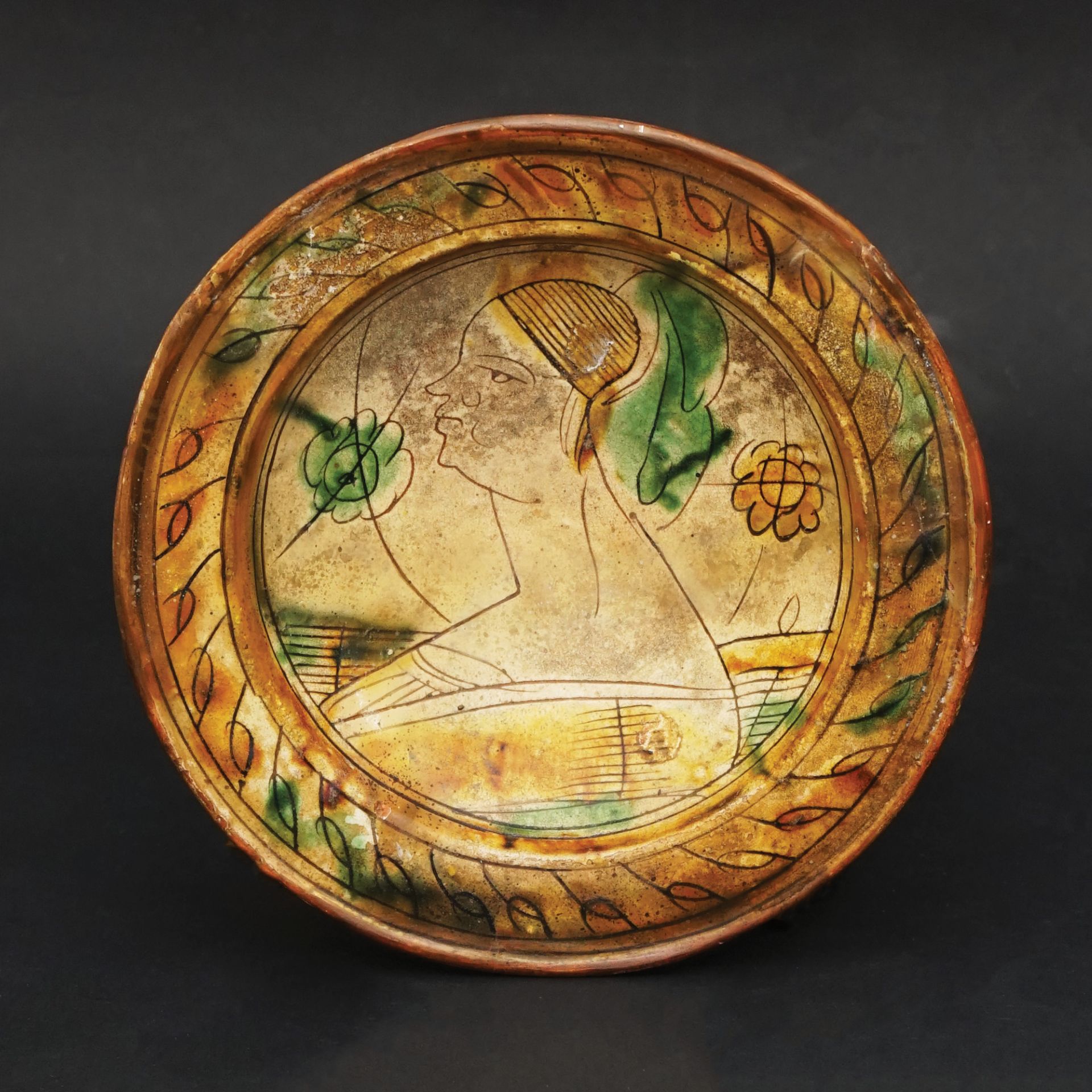 An Italian Po valley scratched maiolica bowl, second half of 15th century