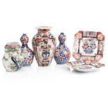 A COLLECTION OF JAPANESE IMARI PORCELAIN 19th century (6)