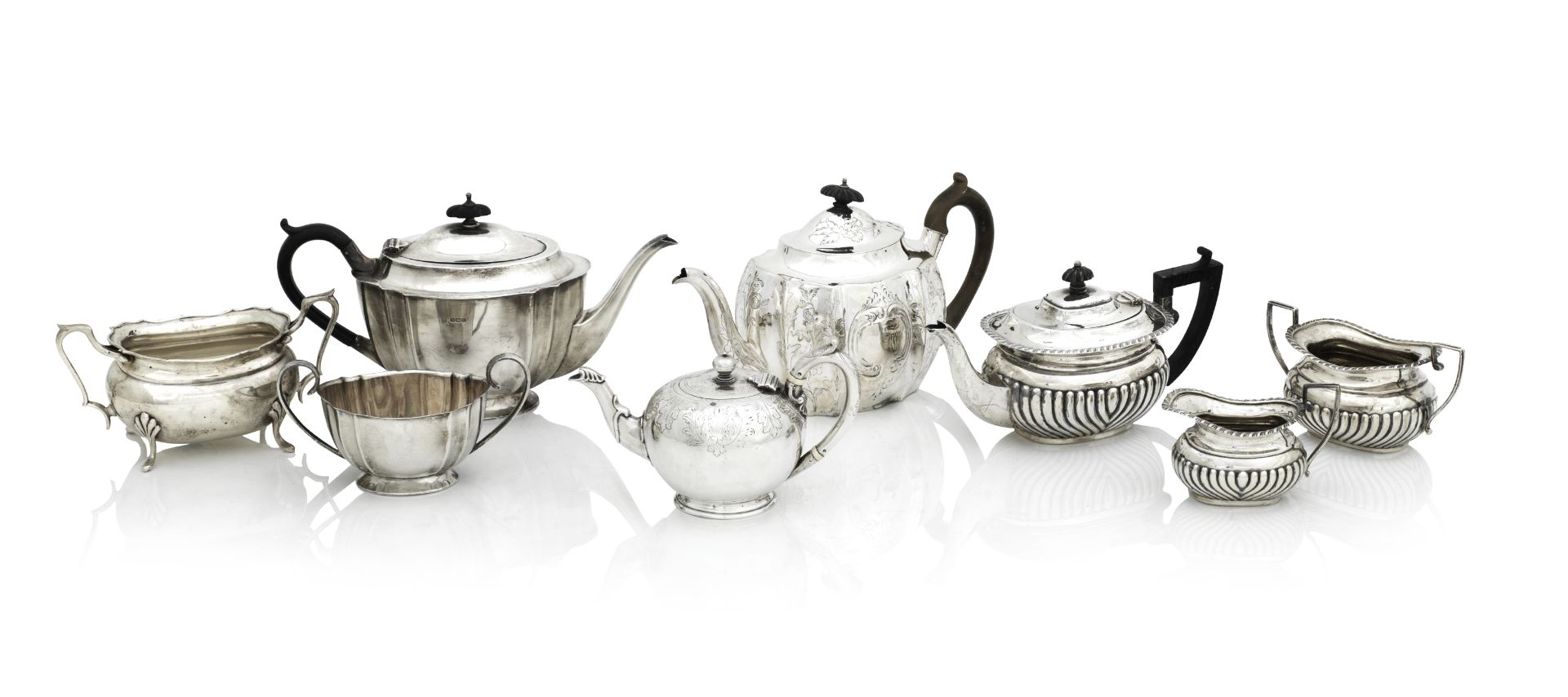 A VICTORIAN SILVER BACHELOR'S TEA SET Chester 1896-1898 (8)