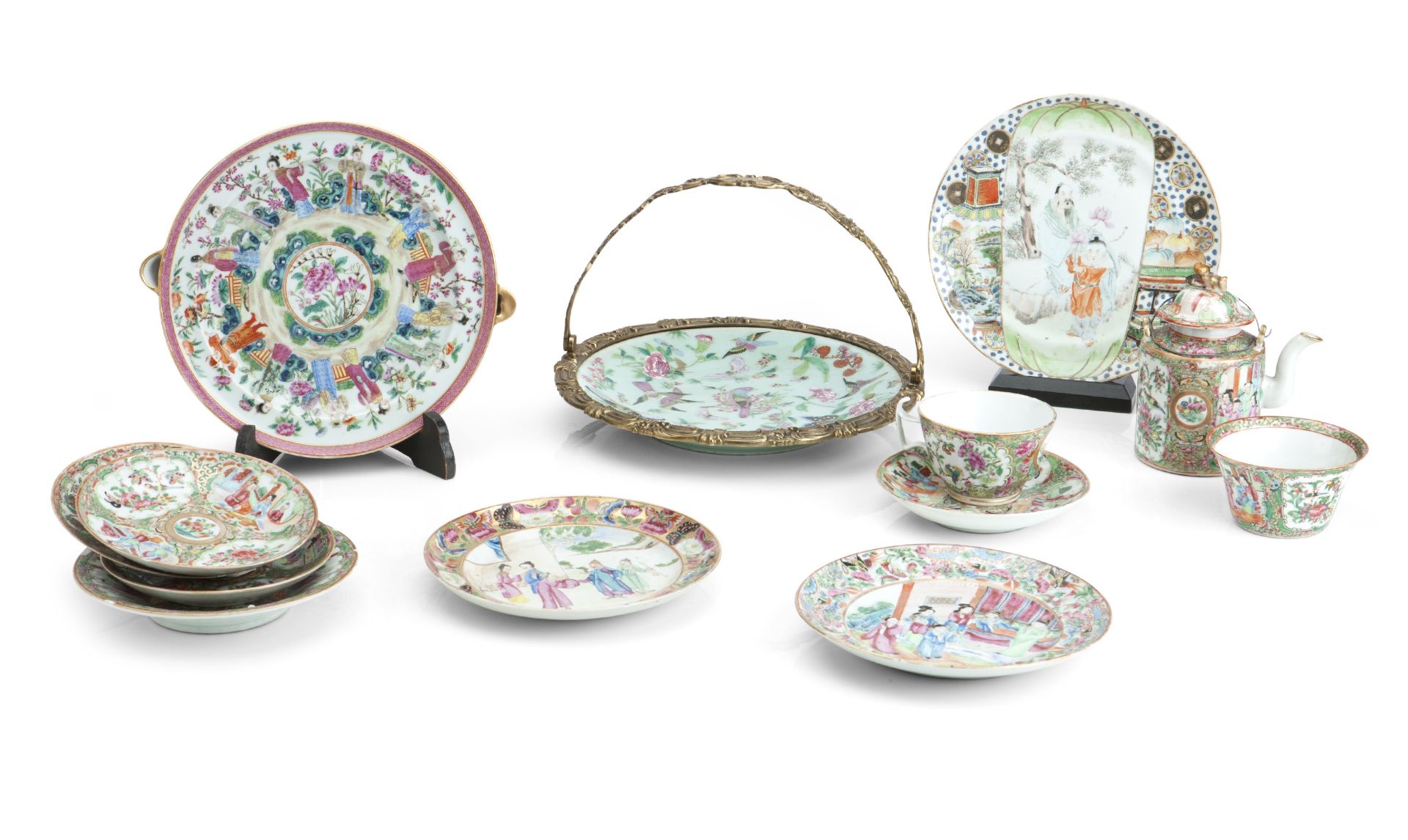 A COLLECTION OF 19TH CENTURY CANTONESE FAMILLE ROSE PORCELAIN (13)