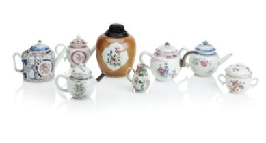 A GROUP OF CHINESE PORCELAIN (8)