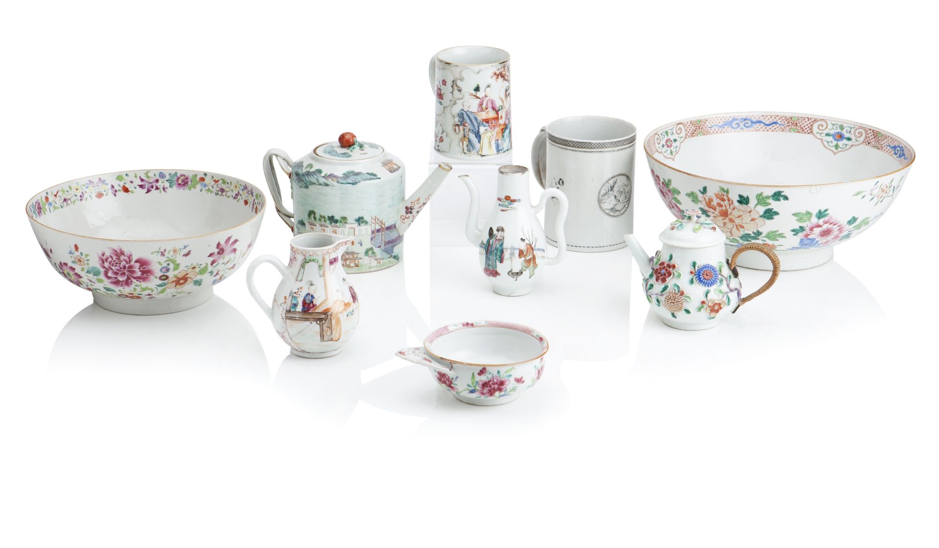 A GROUP OF CHINESE FAMILLE ROSE PORCELAIN 18th century (9)