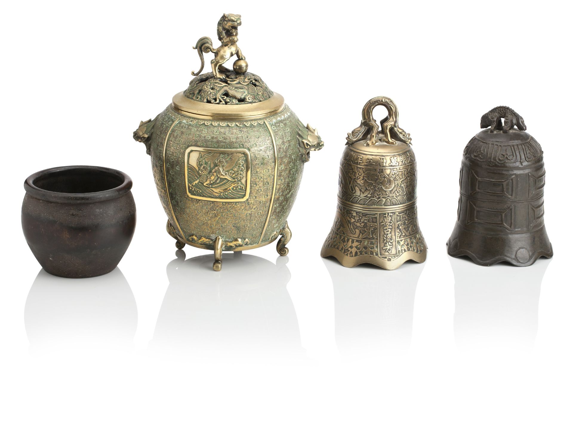 A CHINESE BRONZE CENSER 19th century (4)