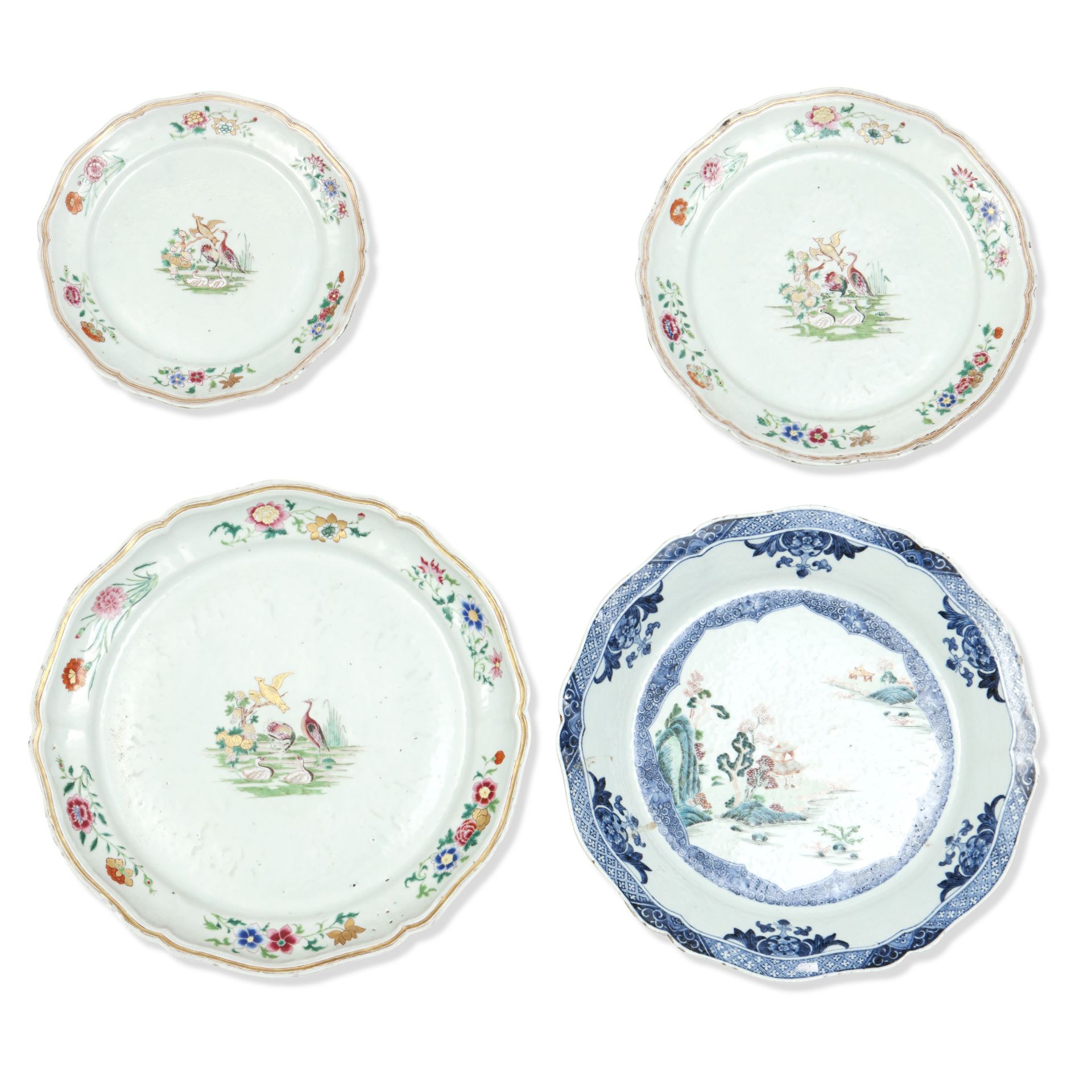 A GRADUATED SET OF THREE FAMILLE ROSE CHARGERS (4)