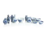 A COLLECTION OF CHINESE BLUE AND WHITE PORCELAIN 18th / 19th century (11)