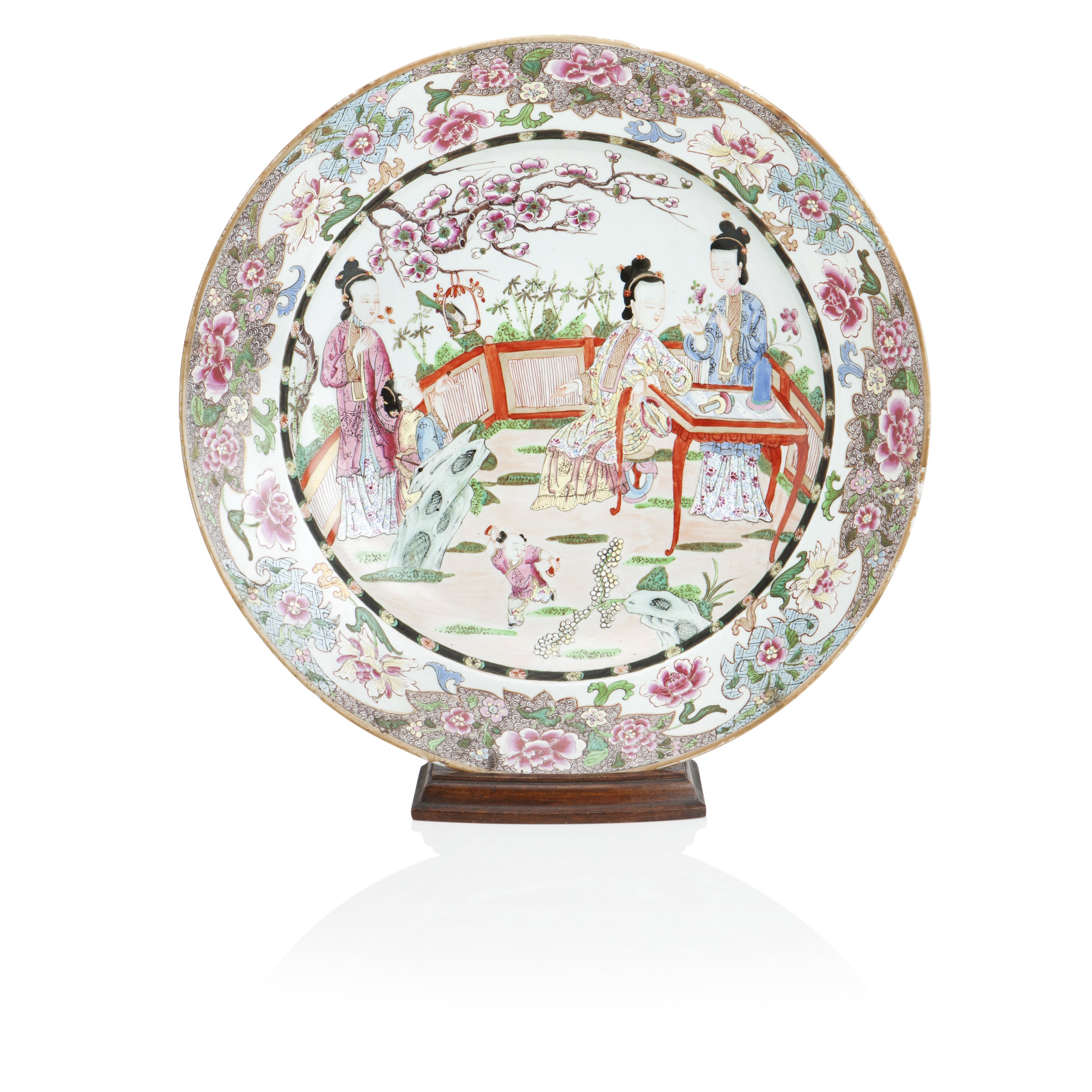 A CHINESE FAMILLE ROSE CHARGER 19th century