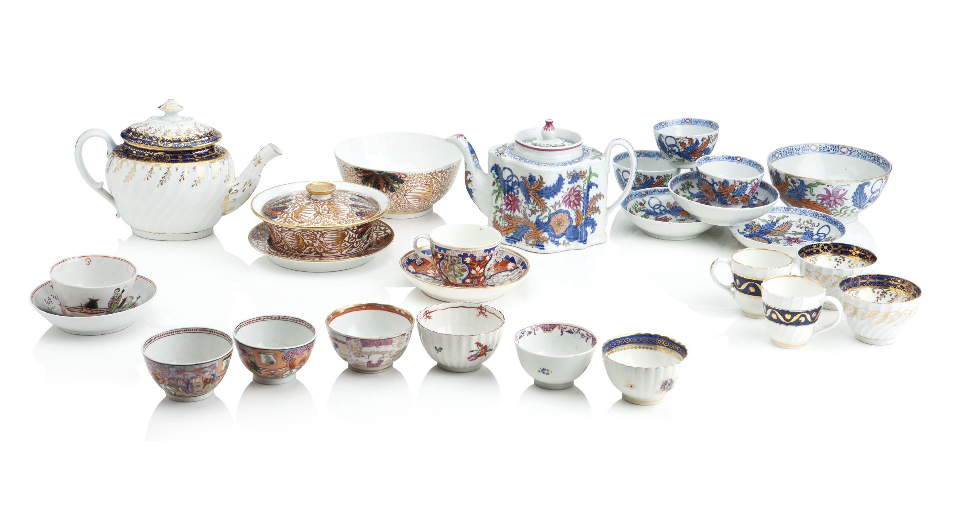 A NEWHALL PORCELAIN PART TEA SERVICE