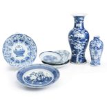 A COLLECTION OF BLUE AND WHITE PORCELAIN 18th/19th century (7)