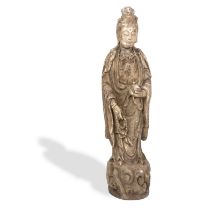 A LARGE CARVED WOOD FIGURE OF GUANYIN Qing Dynasty